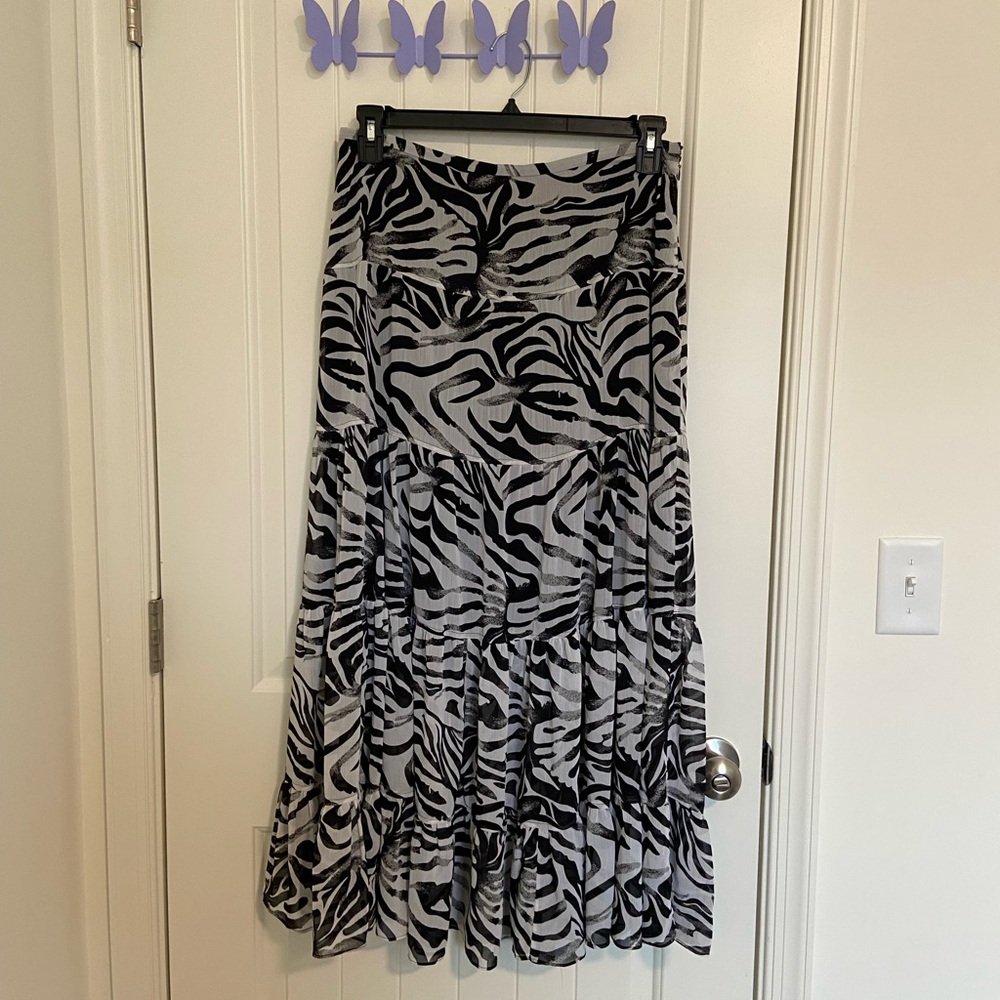 EUC Vintage CHAUS women’s black white zebra print lined ruffle maxi skirt size 8